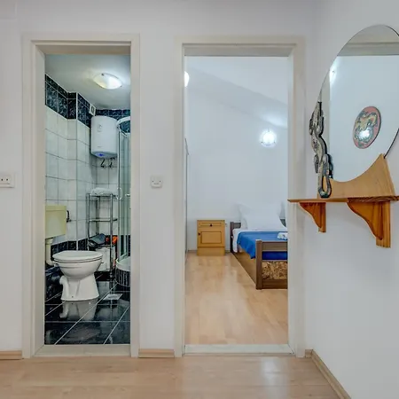 Appartement Spacious W Three Balconies And Parking