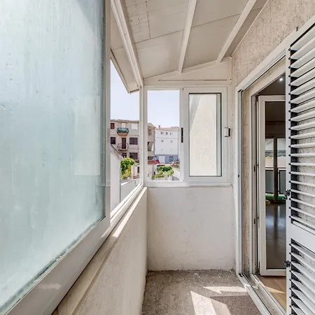 Spacious W Three Balconies And Parking Appartement Split