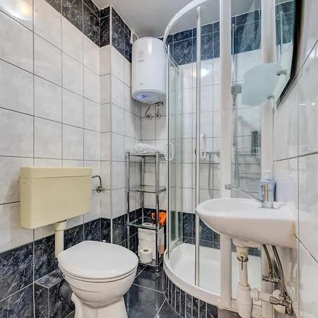 Spacious W Three Balconies And Parking
