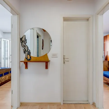Spacious W Three Balconies And Parking *