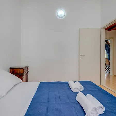 Spacious W Three Balconies And Parking Διαμέρισμα *