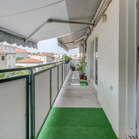 Spacious W Three Balconies And Parking