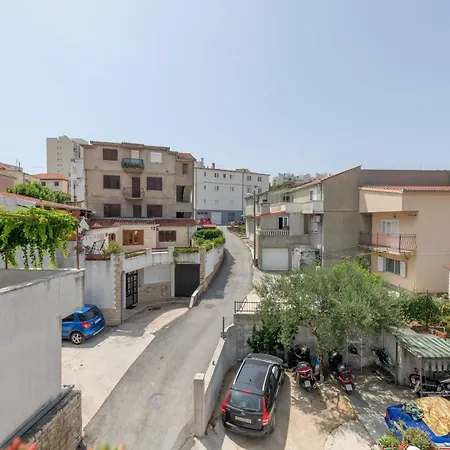 Spacious W Three Balconies And Parking Appartement Split